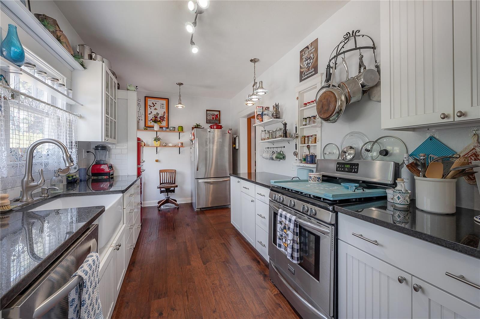 Image 19 of 77 For 917 Idlewild Avenue