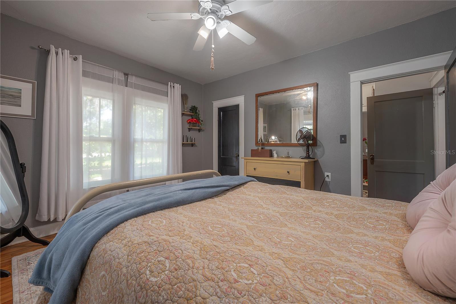 Image 31 of 77 For 917 Idlewild Avenue