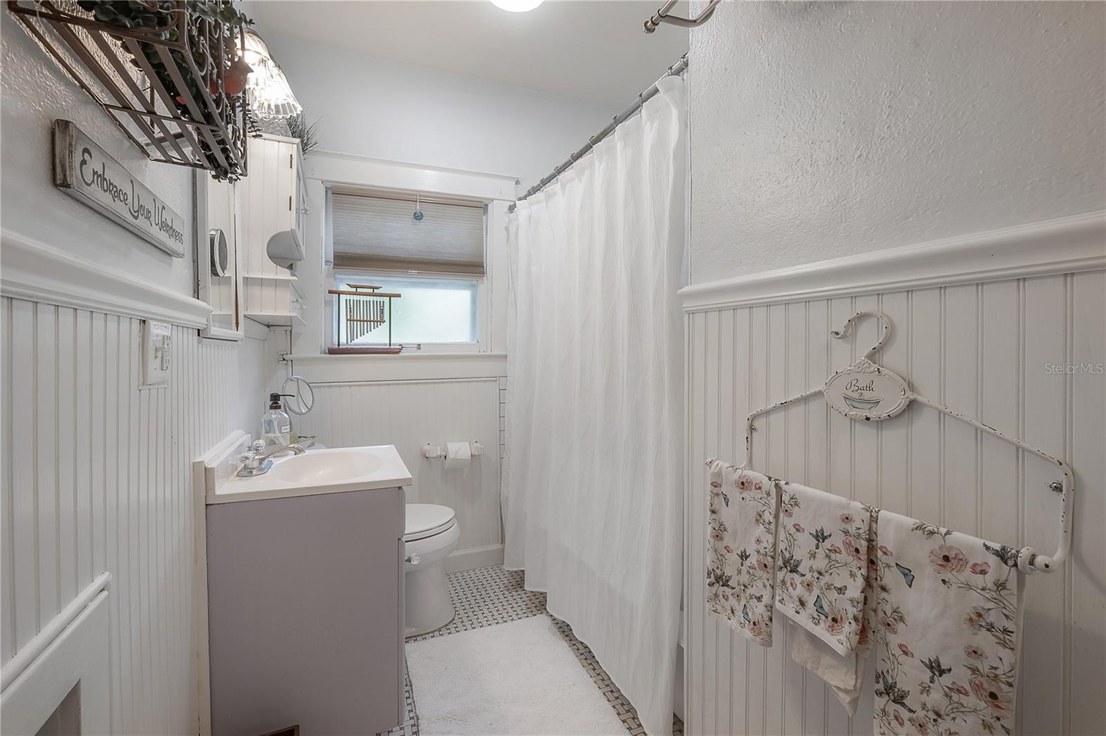 Image 33 of 77 For 917 Idlewild Avenue