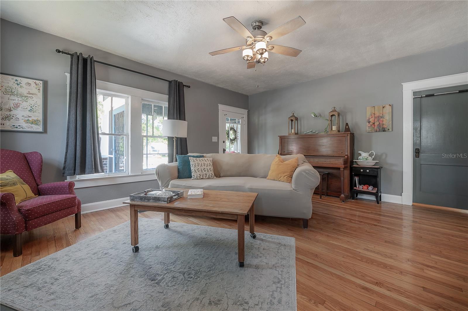 Image 4 of 77 For 917 Idlewild Avenue