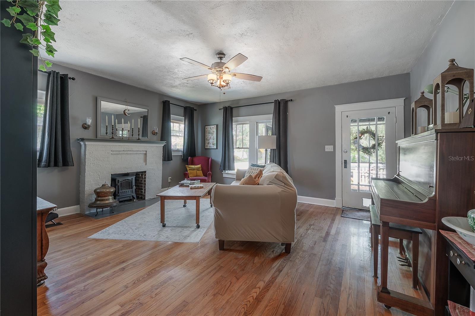 Image 5 of 77 For 917 Idlewild Avenue