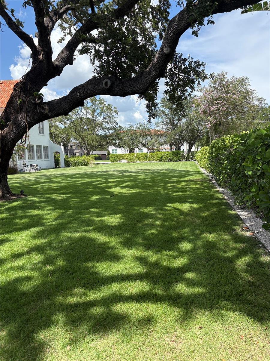 Image 6 of 8 For 418 Blanca Avenue