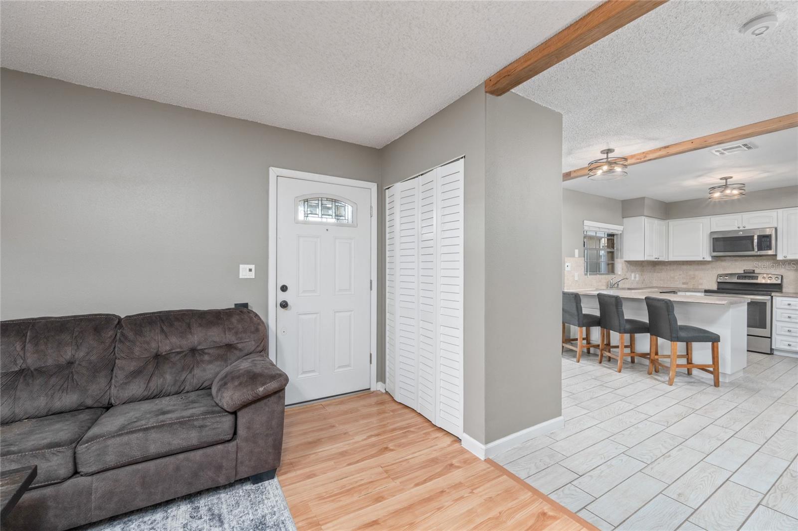 Image 10 of 39 For 7624 Desoto Court 7624