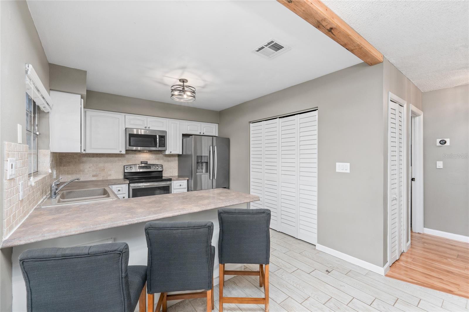Image 12 of 39 For 7624 Desoto Court 7624