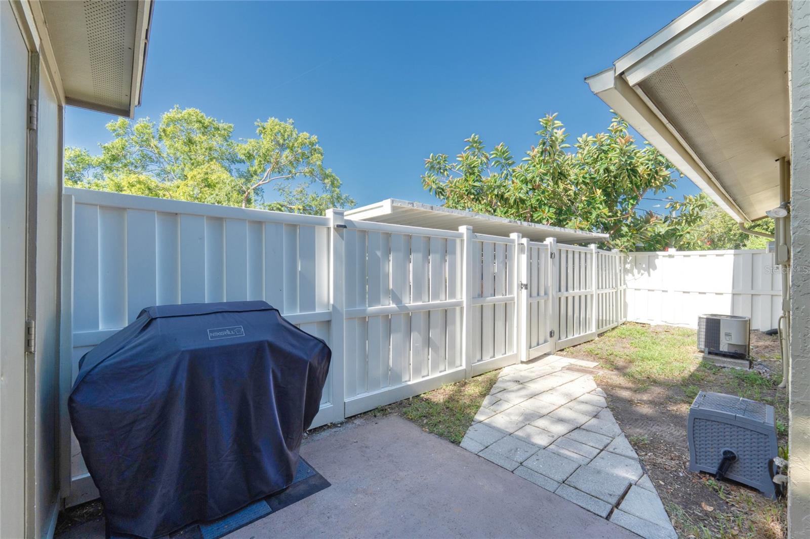 Image 25 of 39 For 7624 Desoto Court 7624