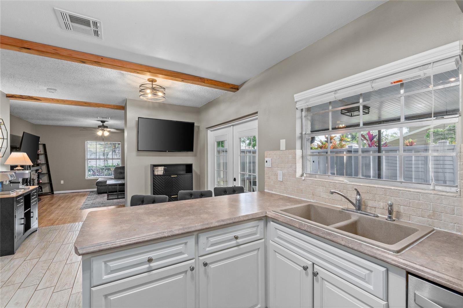 Image 34 of 39 For 7624 Desoto Court 7624