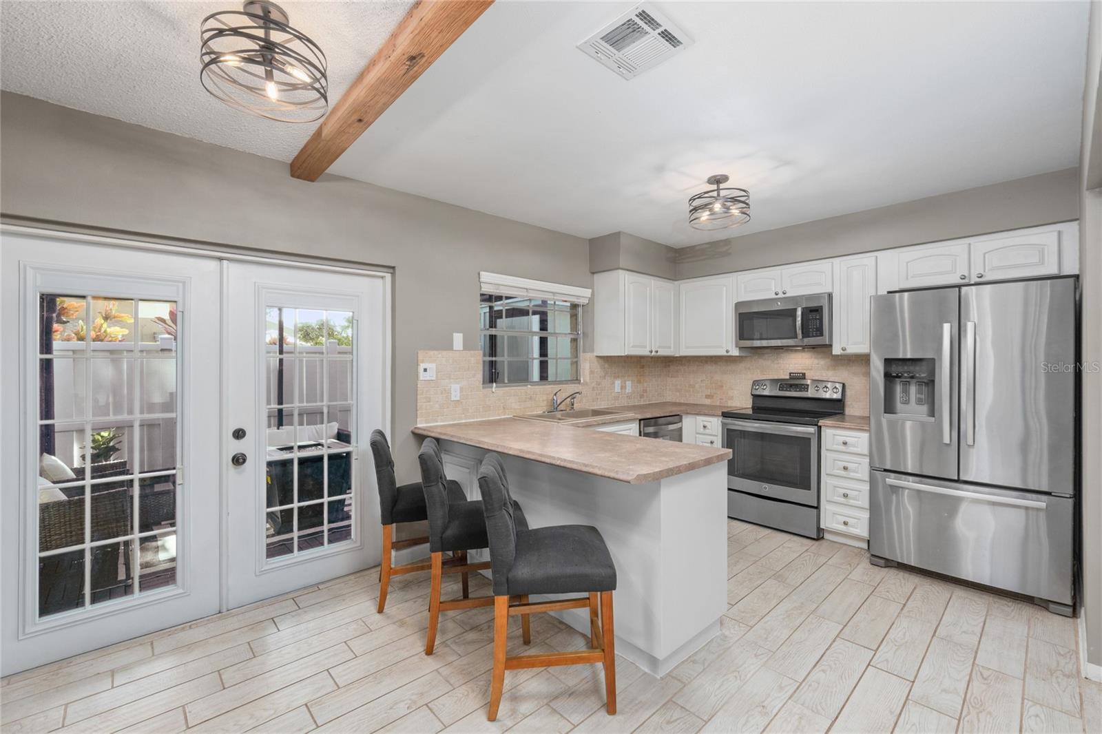 Image 5 of 39 For 7624 Desoto Court 7624