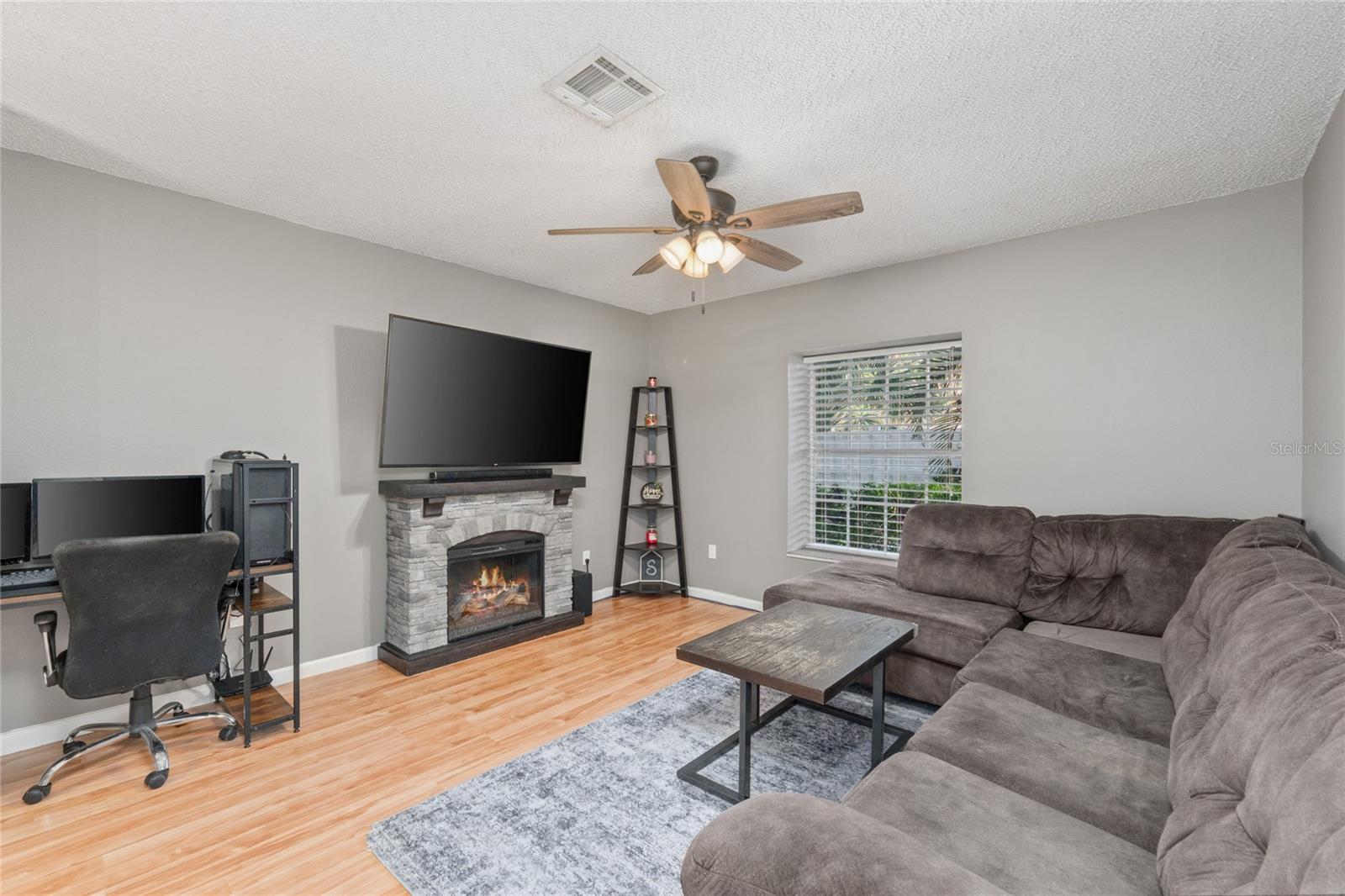 Image 7 of 39 For 7624 Desoto Court 7624