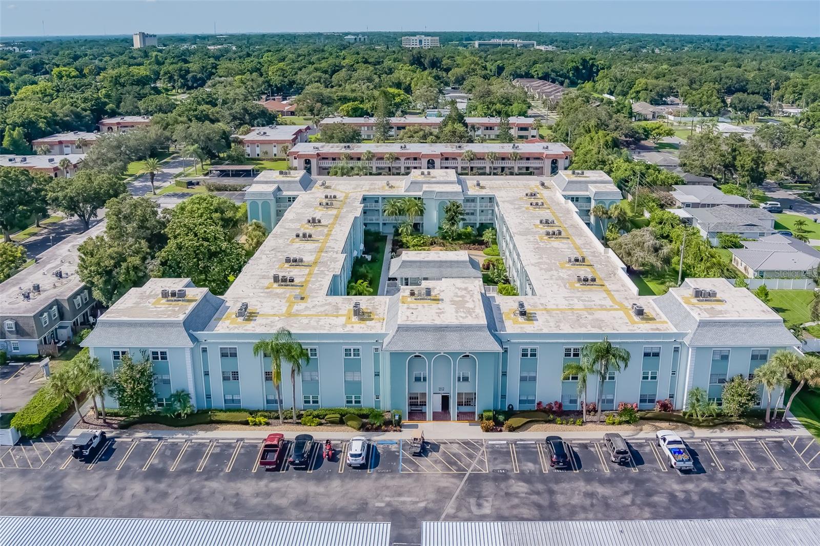 Image 10 of 62 For 1706 Belleair Forest Drive 252