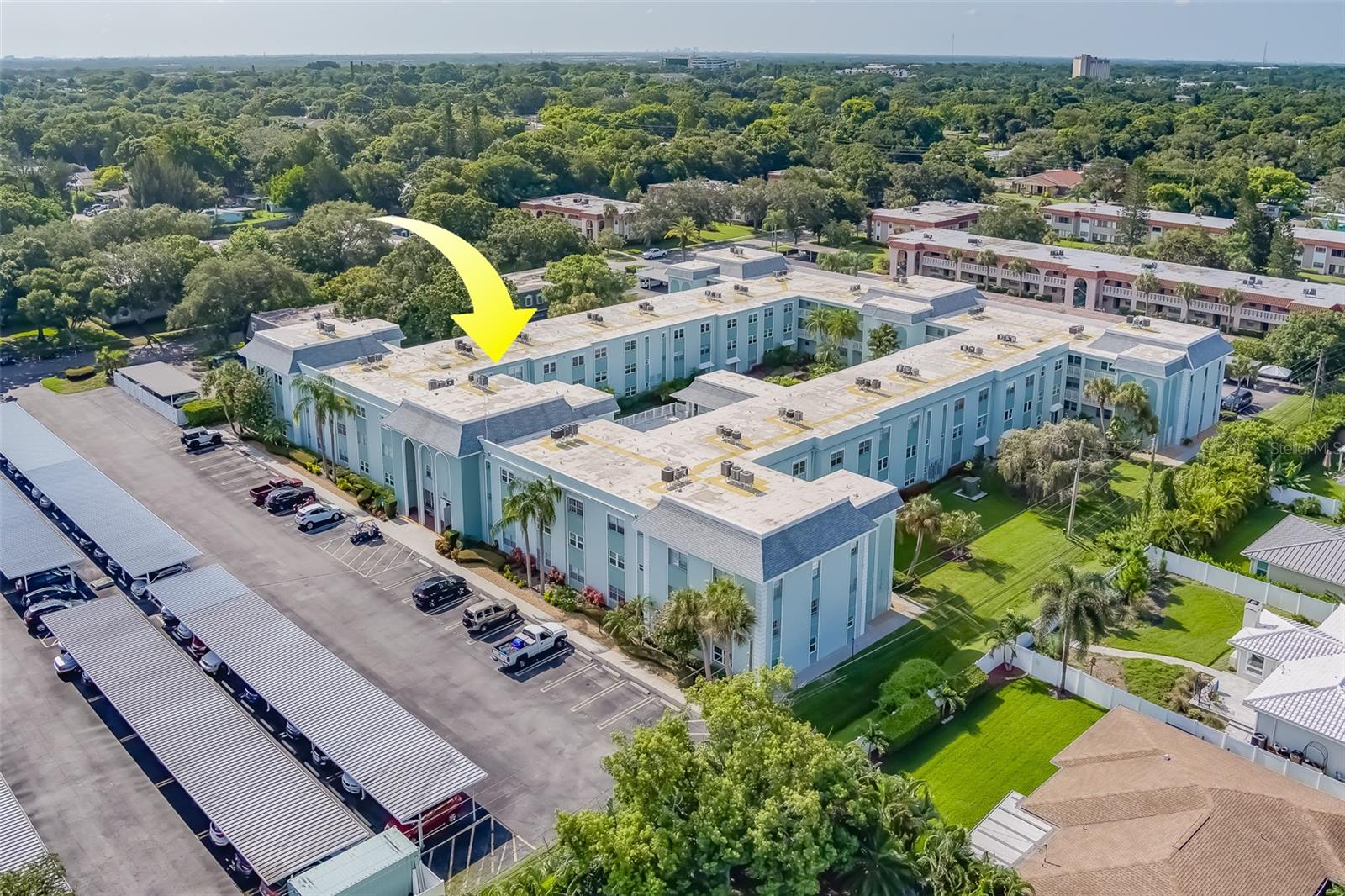 Image 11 of 62 For 1706 Belleair Forest Drive 252