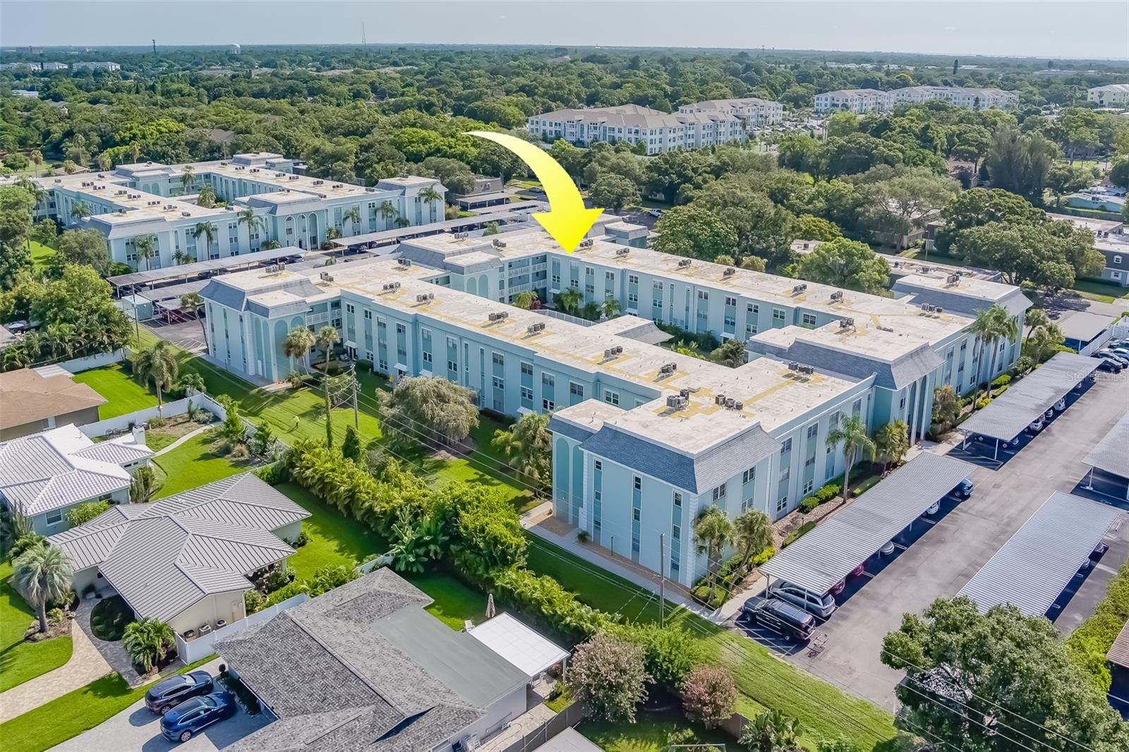 Image 15 of 62 For 1706 Belleair Forest Drive 252