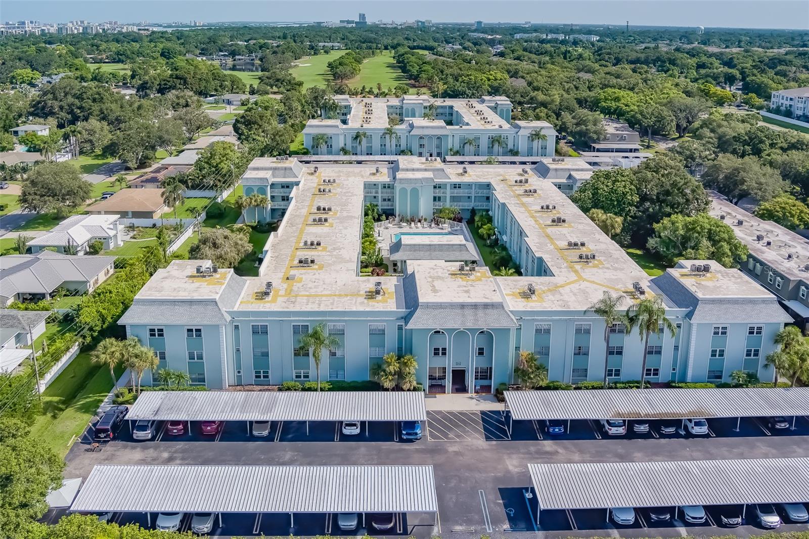 Image 18 of 62 For 1706 Belleair Forest Drive 252