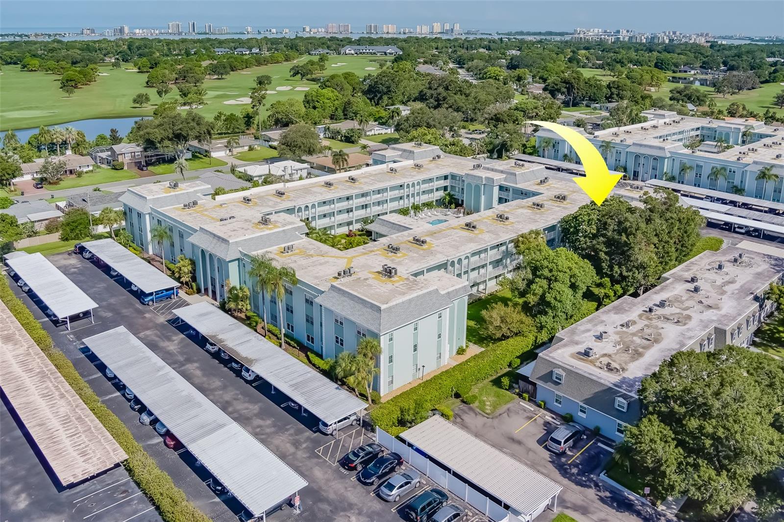 Image 19 of 62 For 1706 Belleair Forest Drive 252
