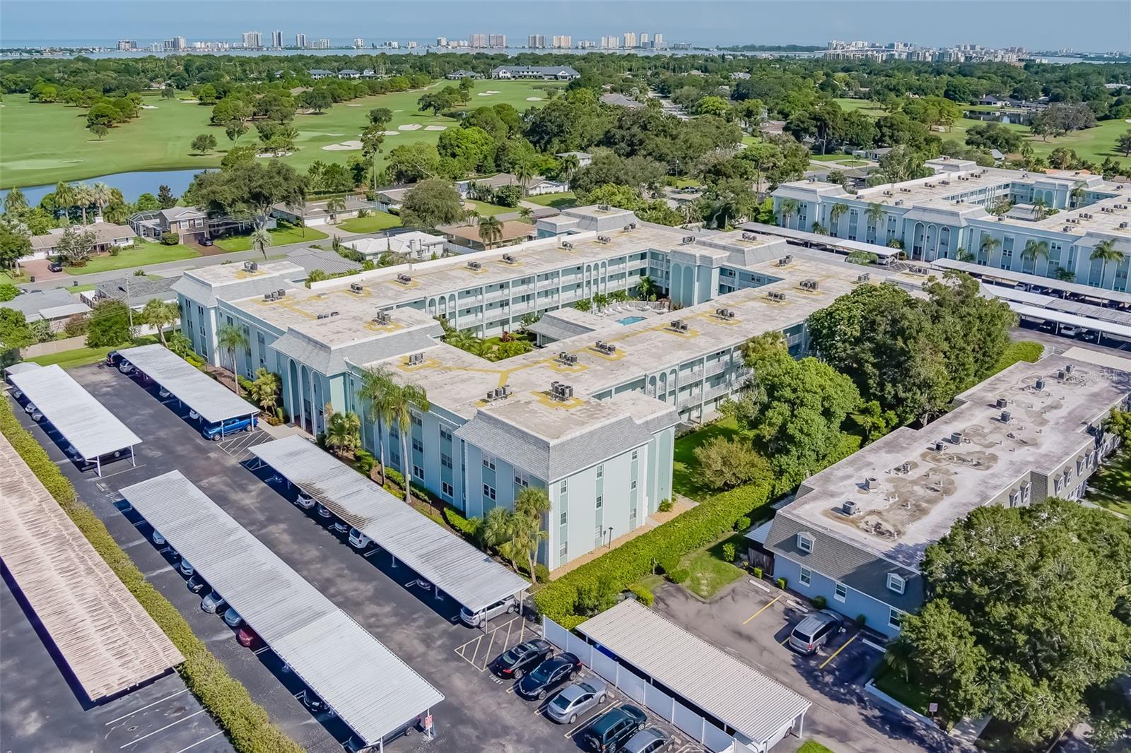 Image 20 of 62 For 1706 Belleair Forest Drive 252