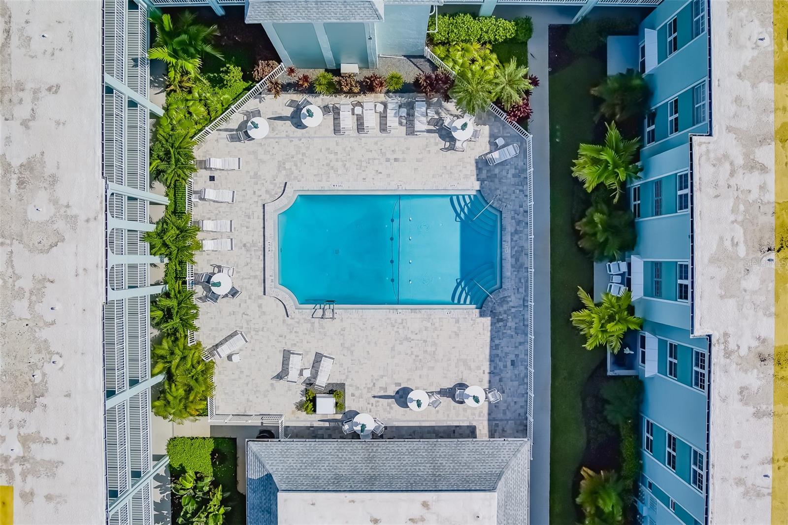 Image 32 of 62 For 1706 Belleair Forest Drive 252