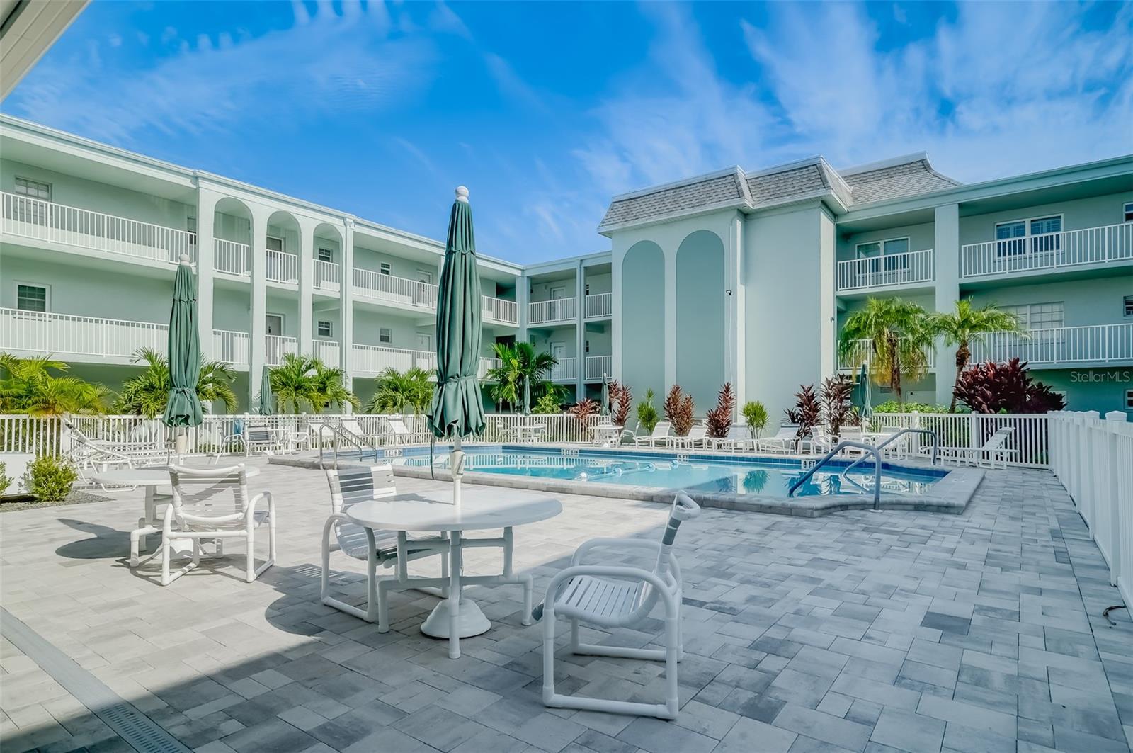 Image 35 of 62 For 1706 Belleair Forest Drive 252
