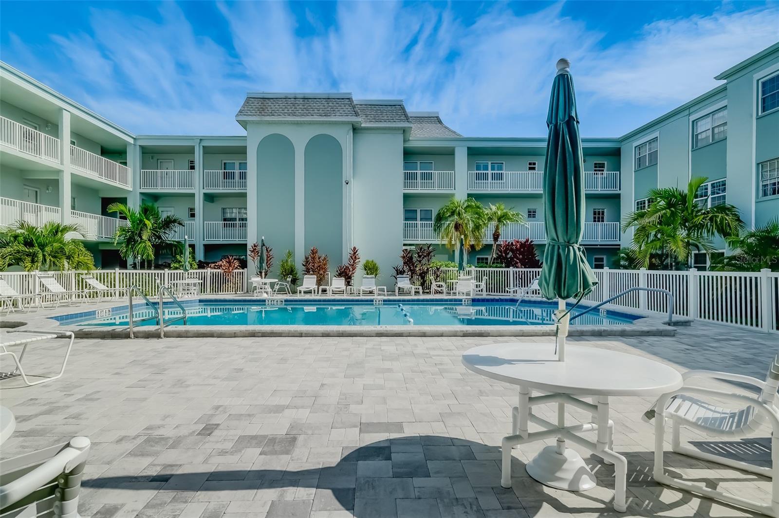 Image 36 of 62 For 1706 Belleair Forest Drive 252