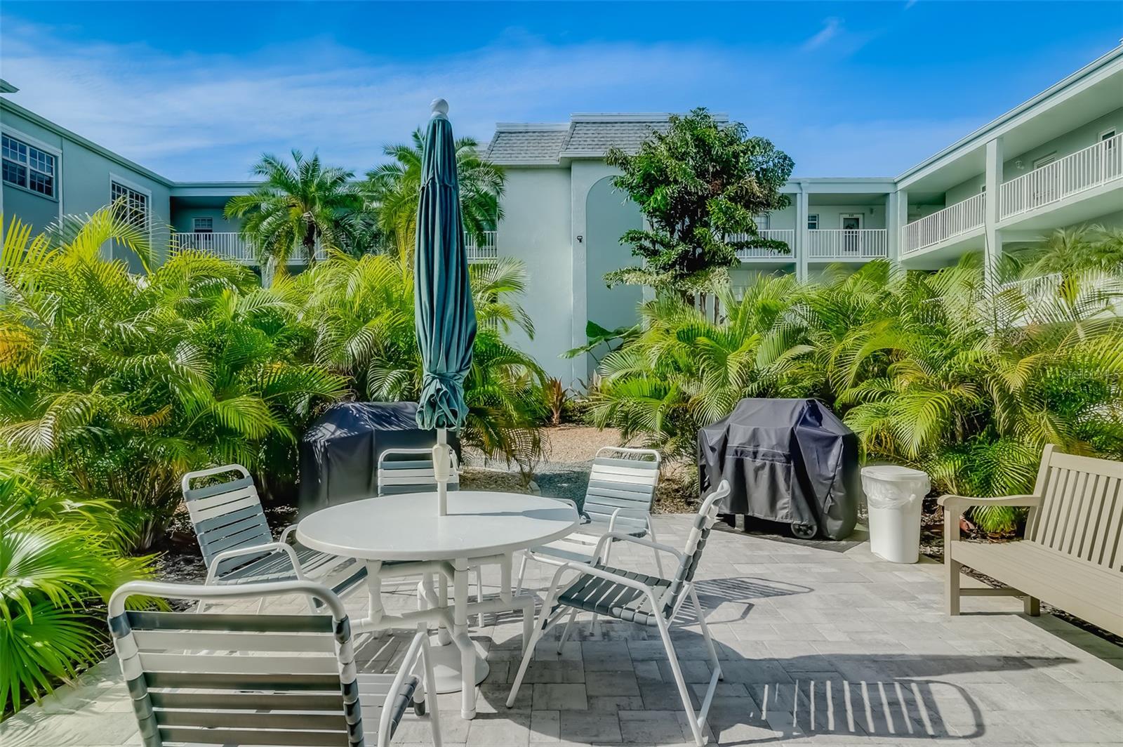 Image 41 of 62 For 1706 Belleair Forest Drive 252