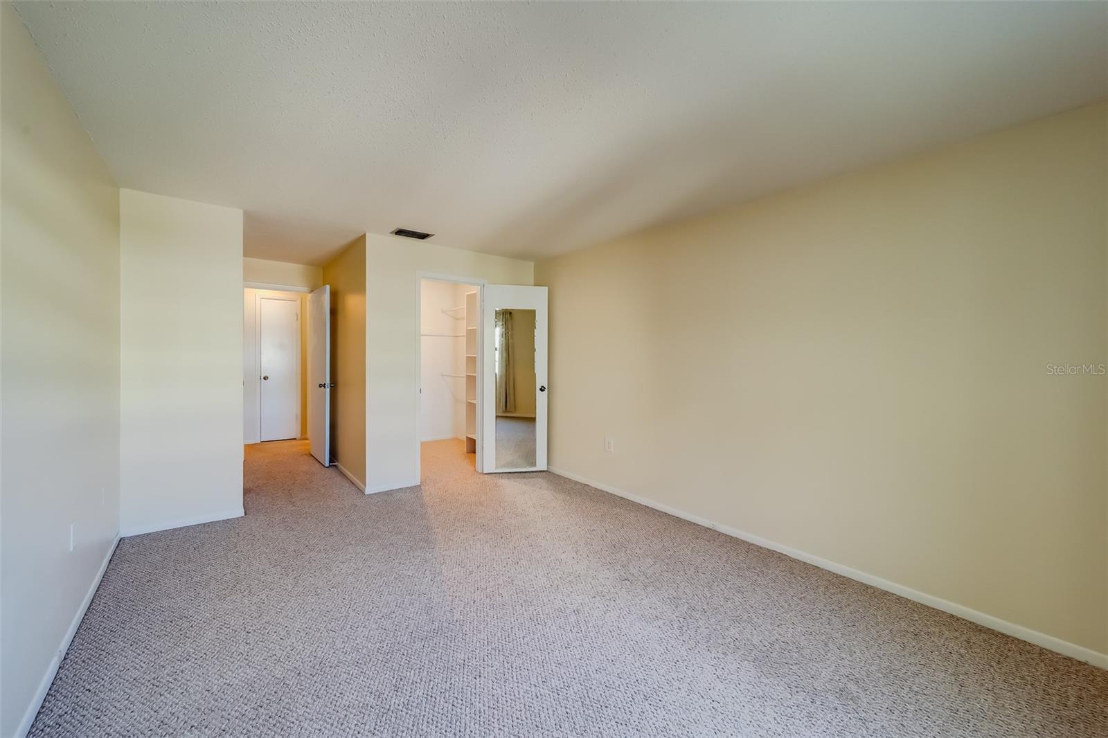 Image 46 of 62 For 1706 Belleair Forest Drive 252