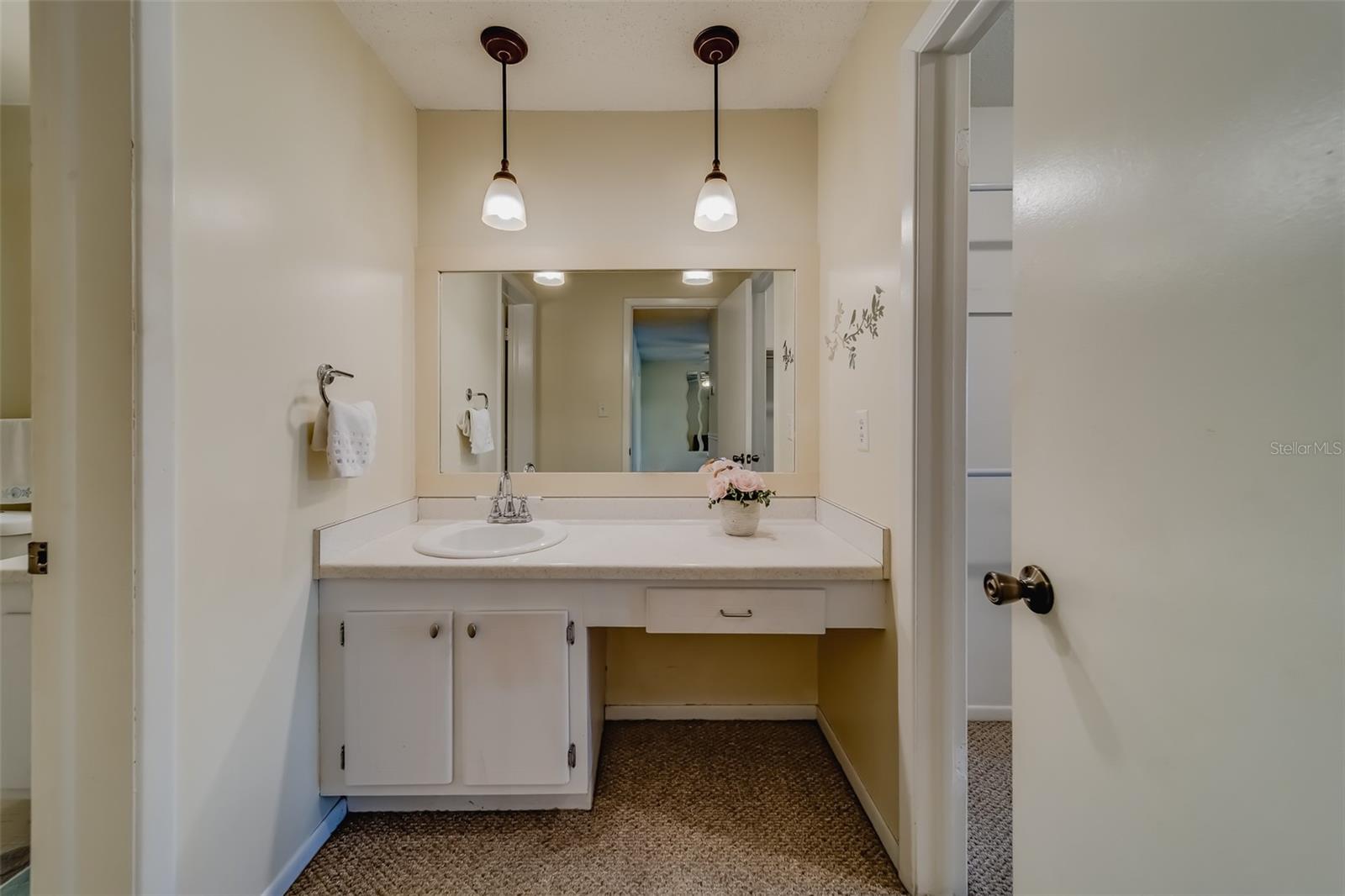 Image 52 of 62 For 1706 Belleair Forest Drive 252