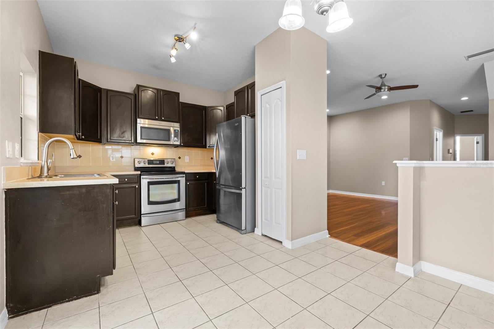 Image 12 of 43 For 2020 Greenwood Valley Drive