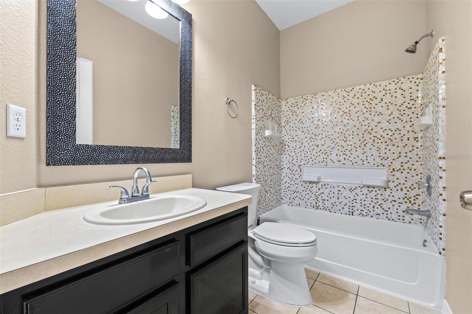 Image 19 of 43 For 2020 Greenwood Valley Drive