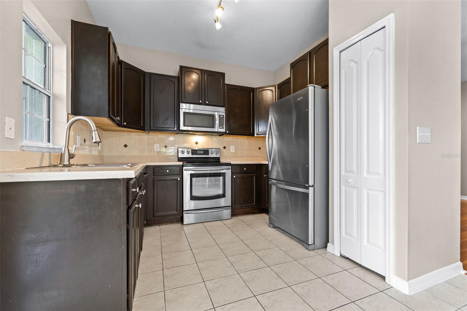 Image 9 of 43 For 2020 Greenwood Valley Drive