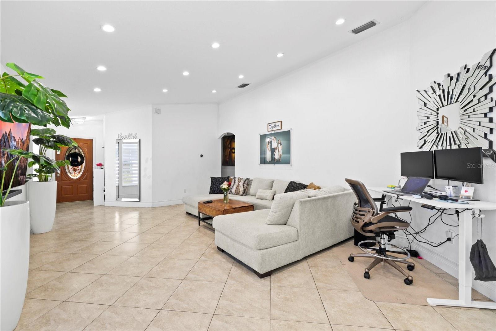 Image 6 of 34 For 9831 Edmonton Drive