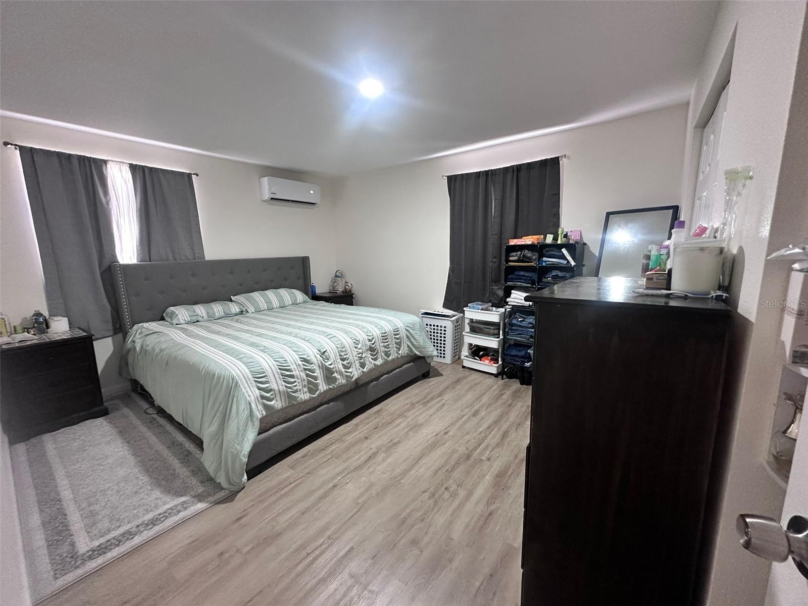 Listing photo id 14 for 6606 Corbin Lane