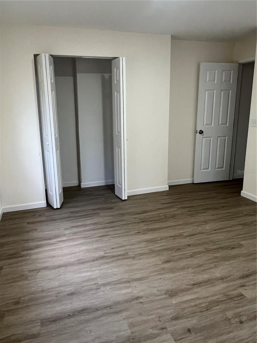 Listing photo id 15 for 6606 Corbin Lane