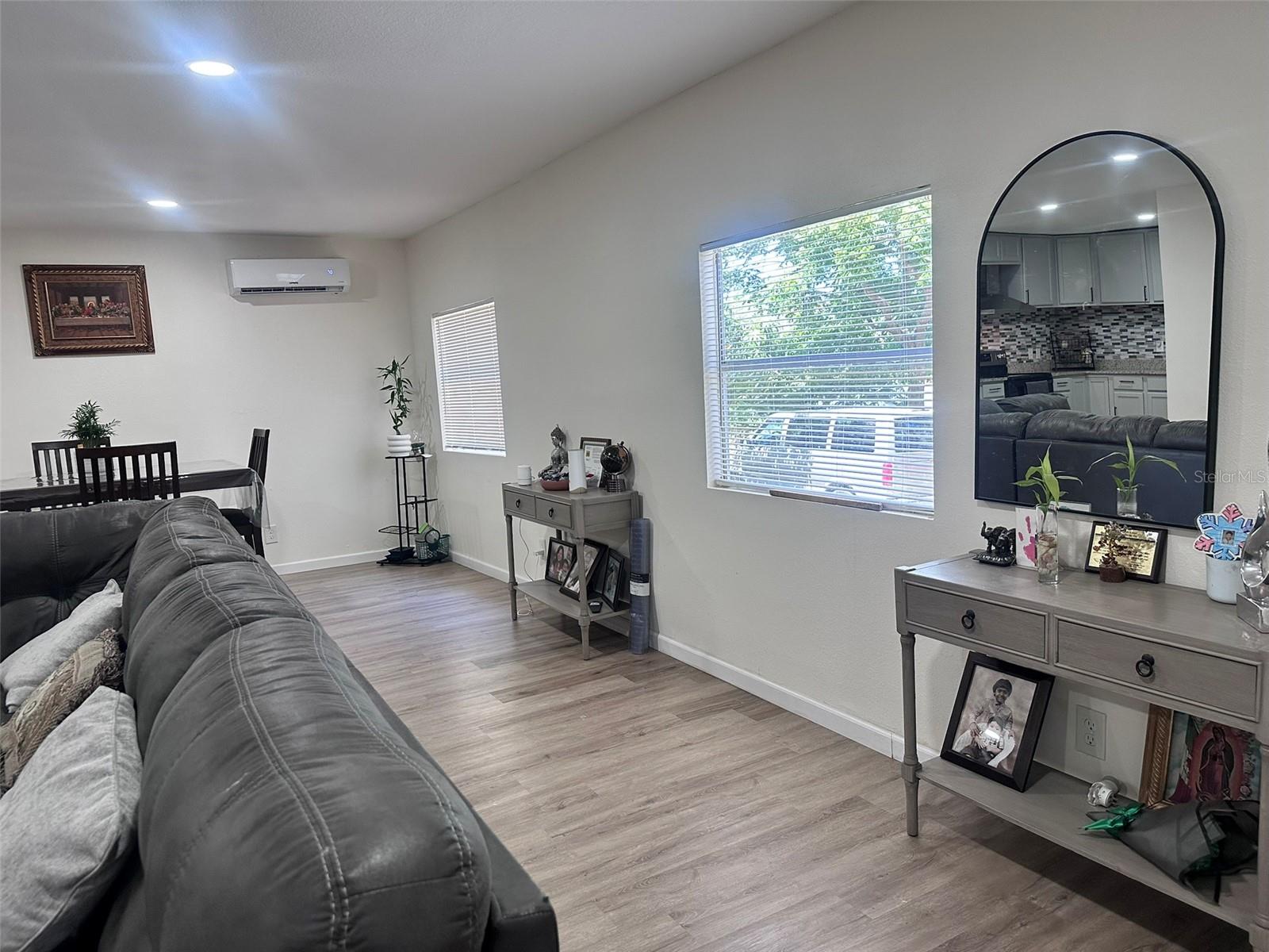 Listing photo id 22 for 6606 Corbin Lane