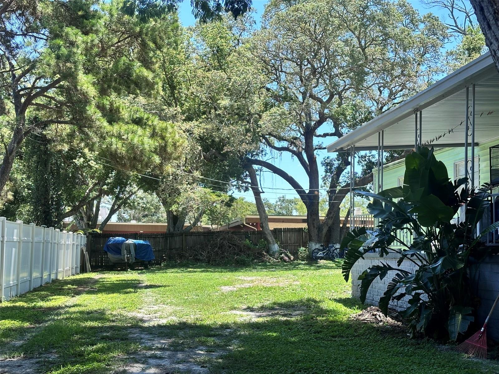 Listing photo id 1 for 6606 Corbin Lane