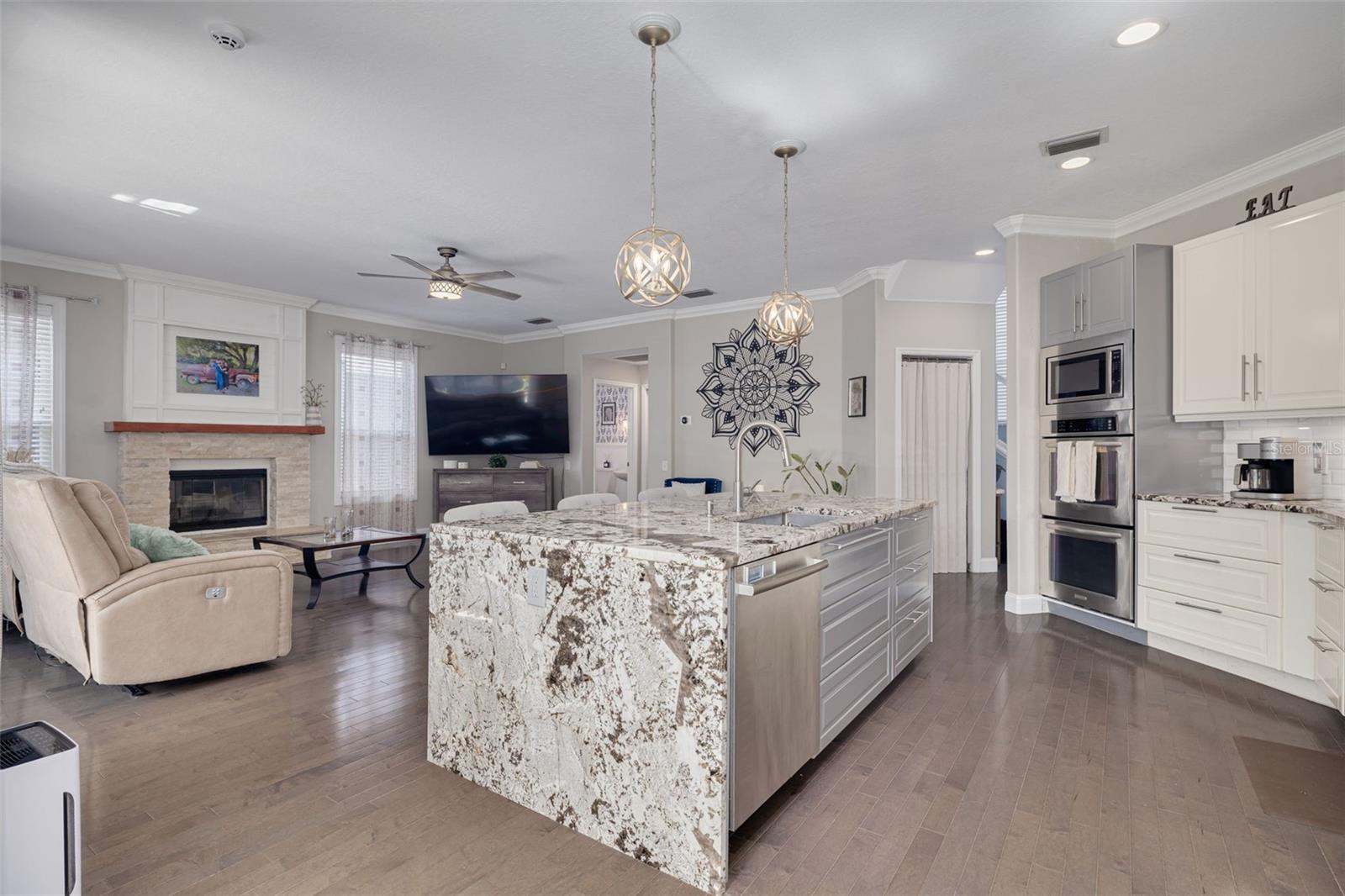 Image 12 of 55 For 4147 Grandchamp Circle