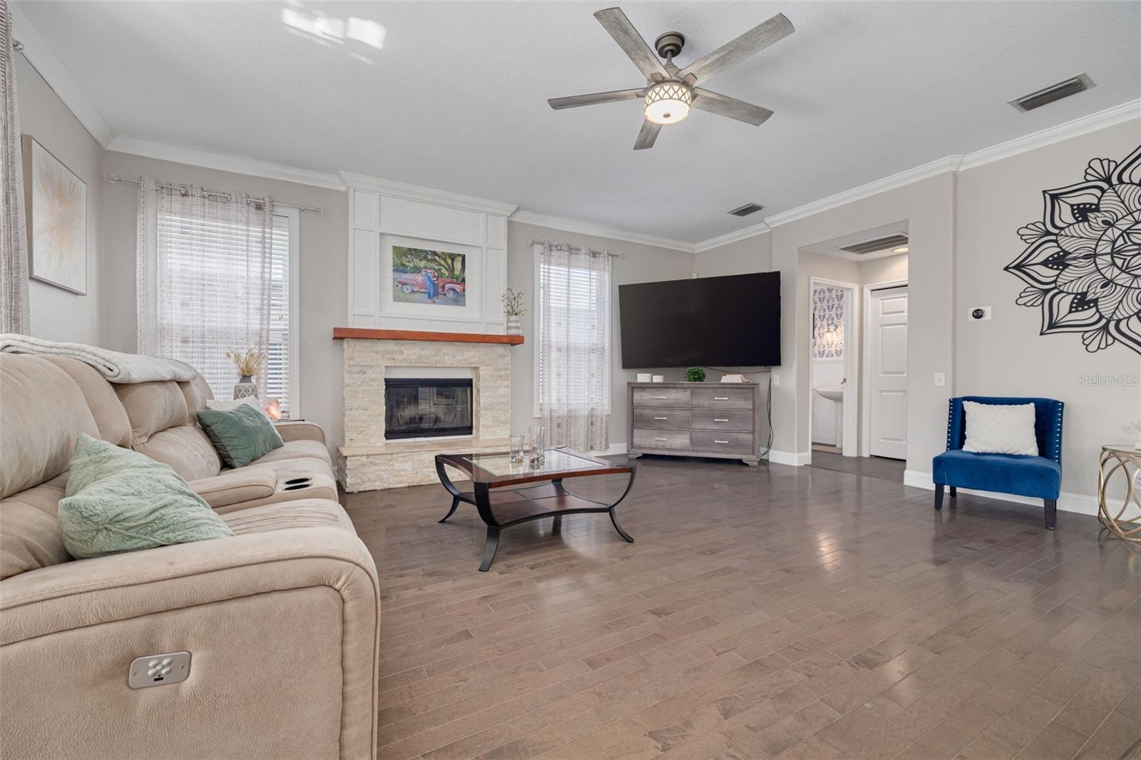 Image 7 of 55 For 4147 Grandchamp Circle