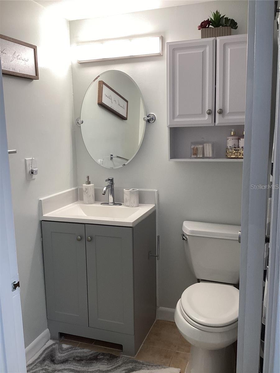 Image 23 of 31 For 7701 Starkey Road 206