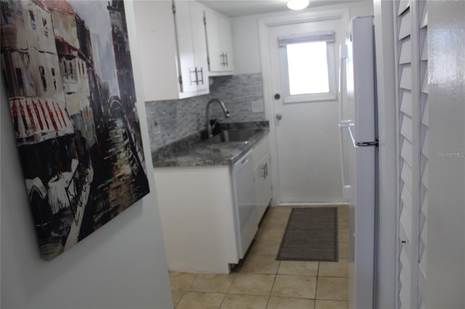 Image 26 of 31 For 7701 Starkey Road 206