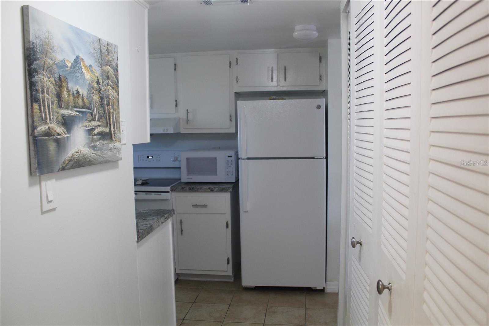 Image 28 of 31 For 7701 Starkey Road 206