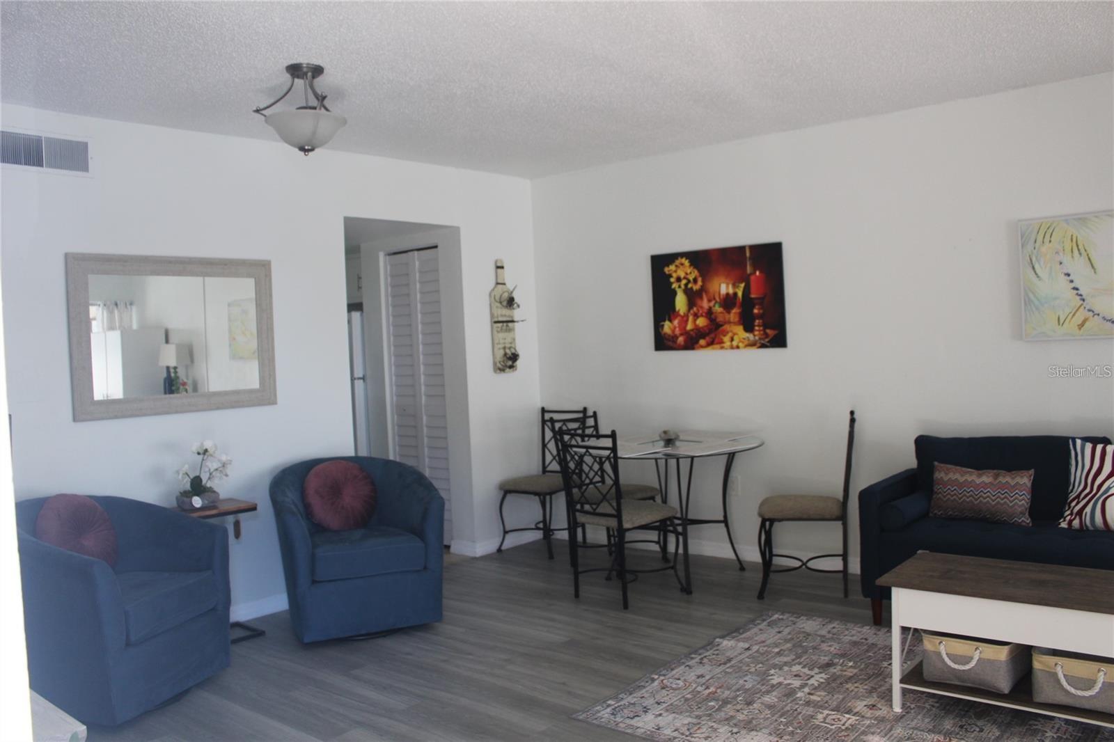 Image 6 of 31 For 7701 Starkey Road 206