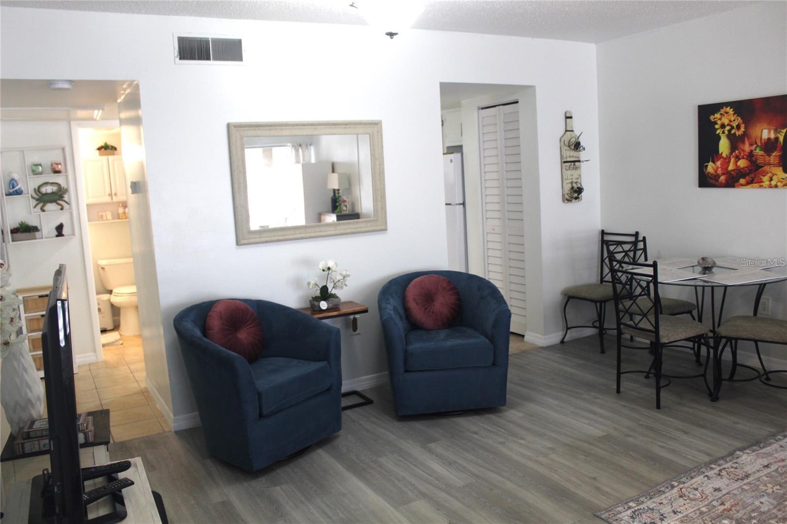 Image 7 of 31 For 7701 Starkey Road 206