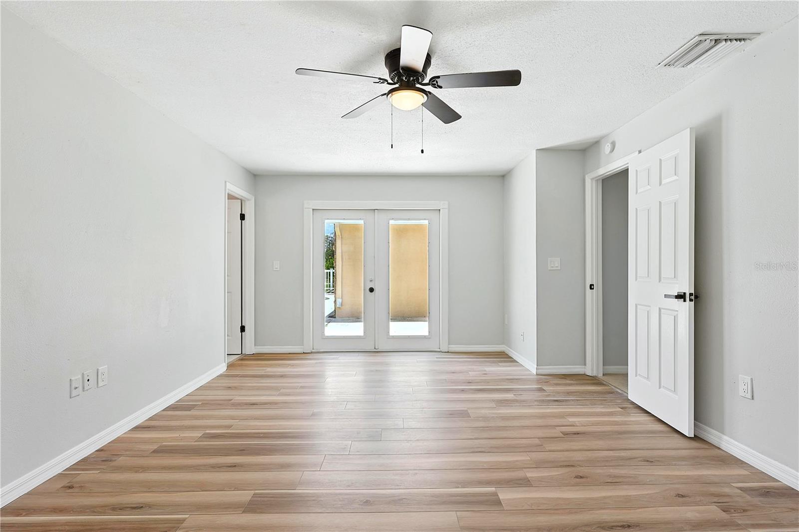 Image 17 of 35 For 18522 Sunward Lake Place
