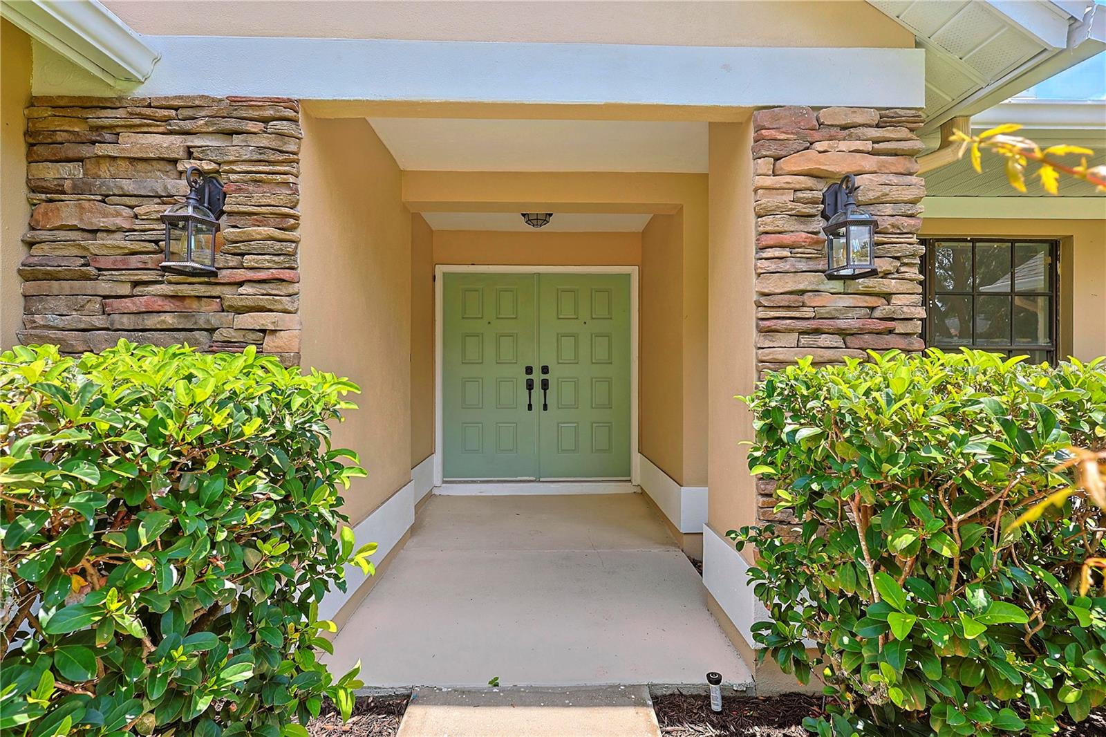 Image 3 of 35 For 18522 Sunward Lake Place