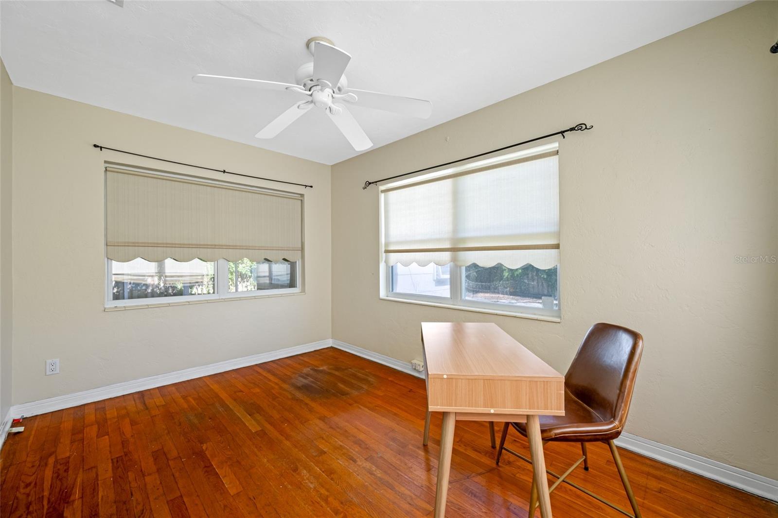 Image 13 of 44 For 6219 Hampton Drive N