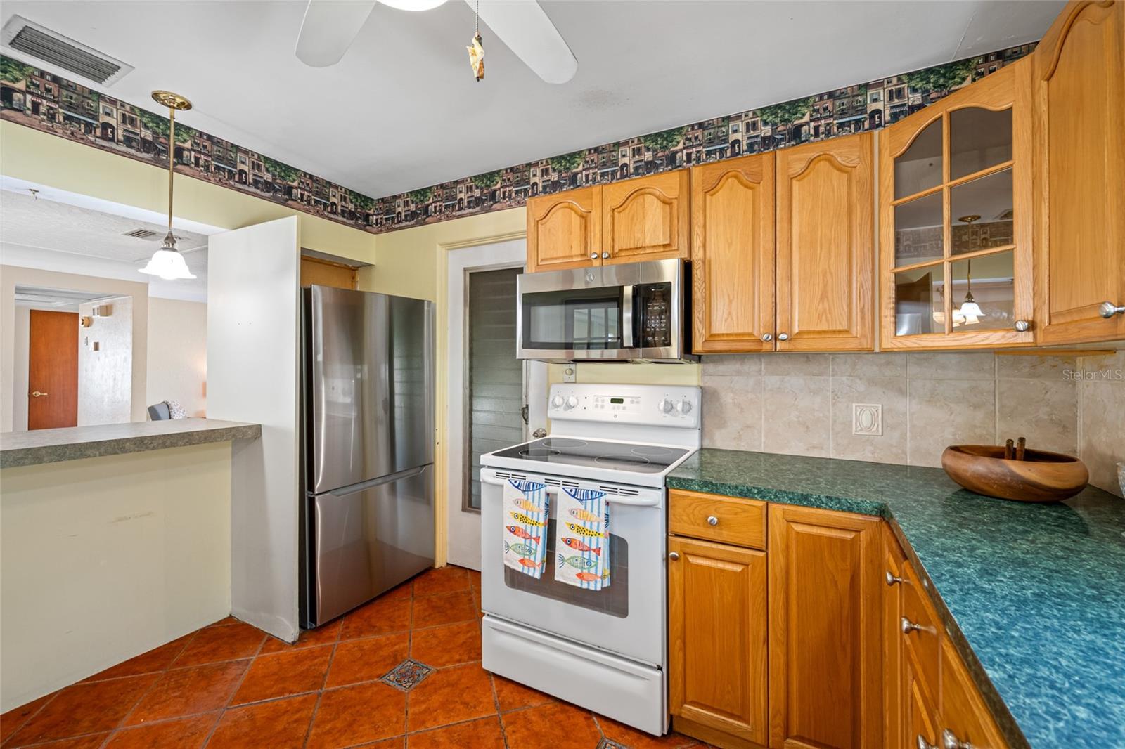 Image 19 of 44 For 6219 Hampton Drive N
