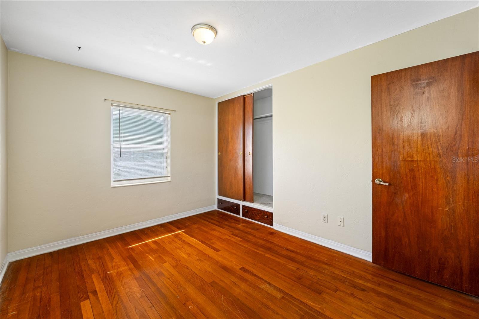 Image 20 of 44 For 6219 Hampton Drive N