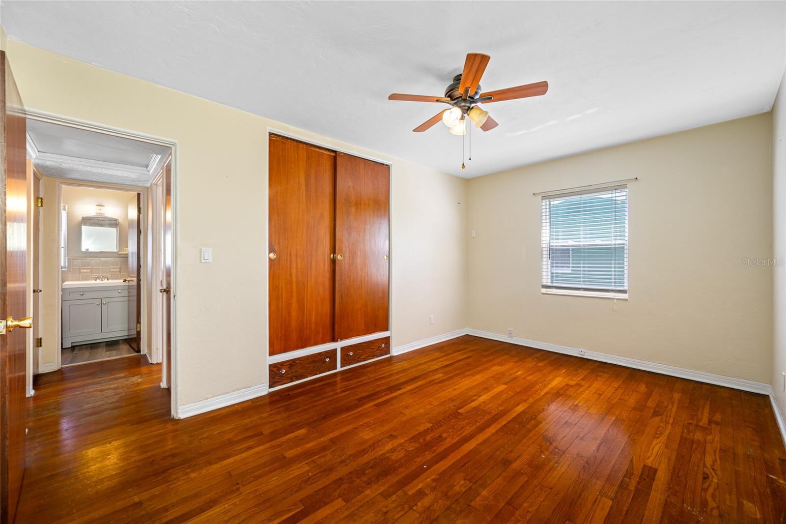 Image 24 of 44 For 6219 Hampton Drive N