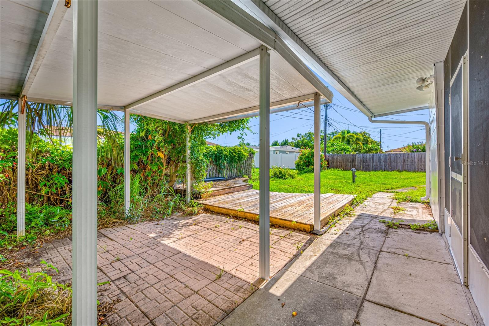 Image 32 of 44 For 6219 Hampton Drive N