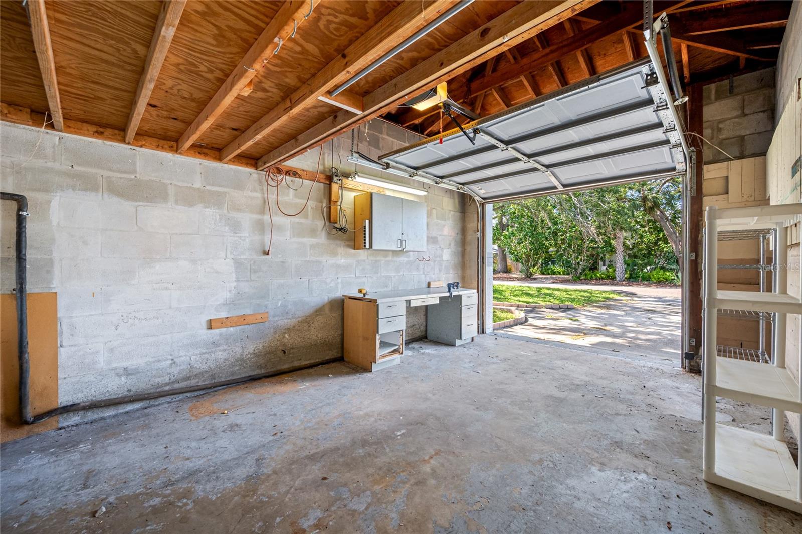 Image 37 of 44 For 6219 Hampton Drive N
