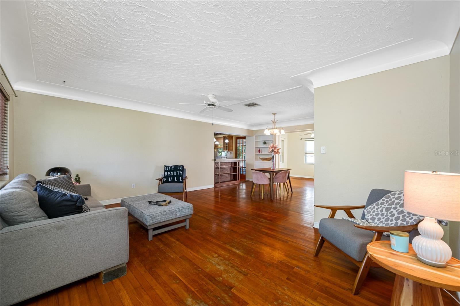 Image 6 of 44 For 6219 Hampton Drive N