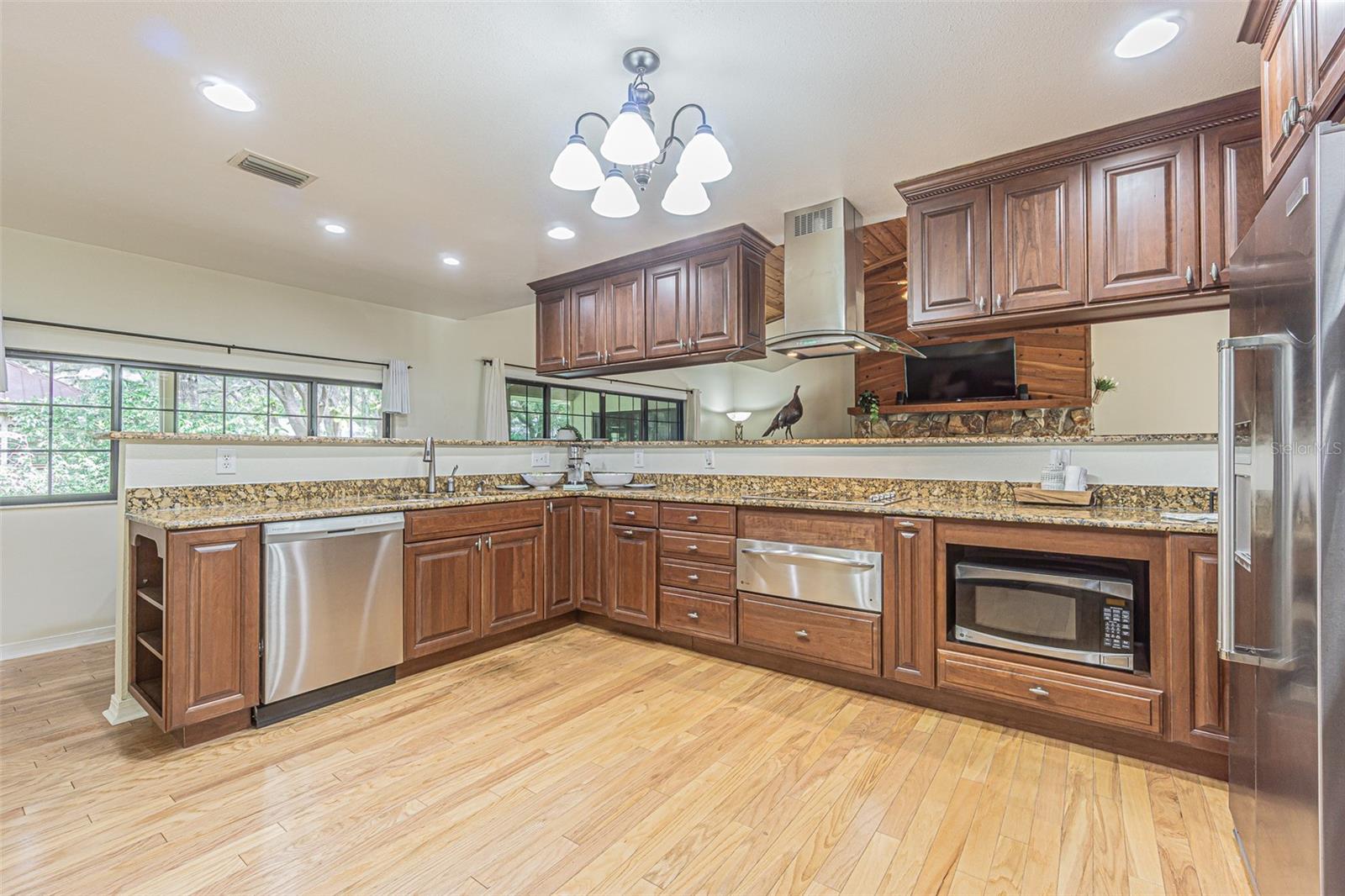 Image 7 of 54 For 18110 30th Street