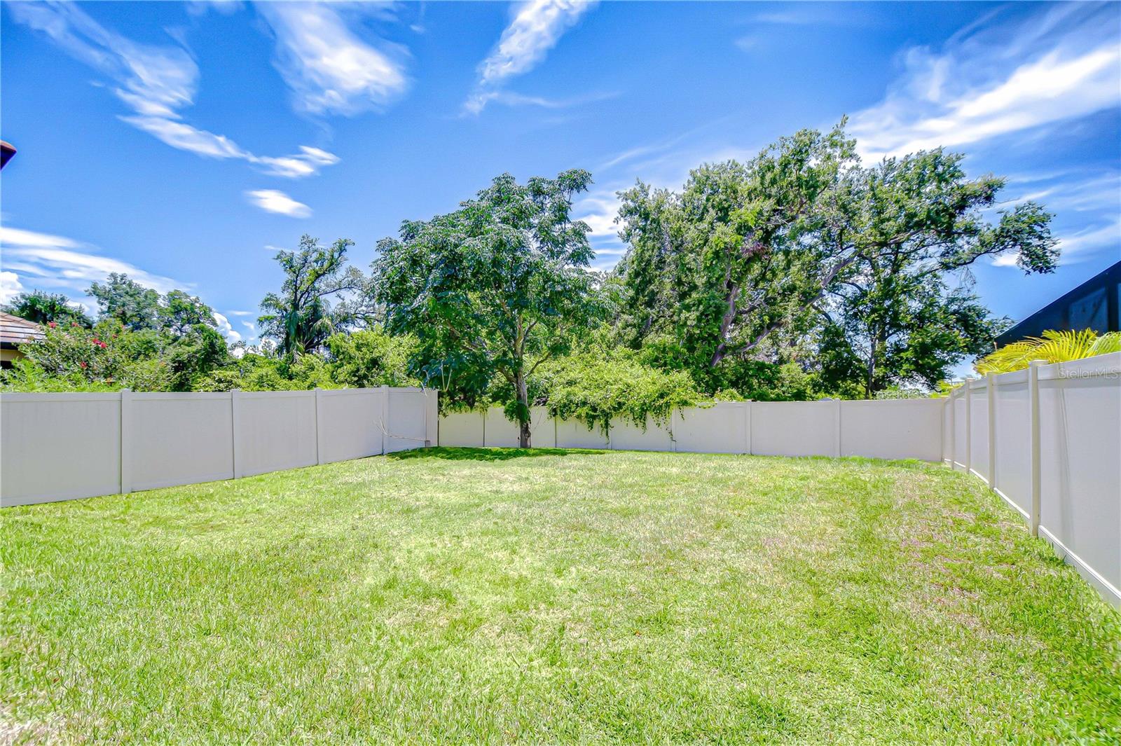 Image 11 of 64 For 828 Terra Vista Street
